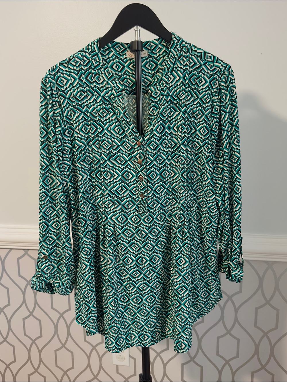db established 1962 Woman's Pullon Tunic XL Blouse Green Black White Geometric
